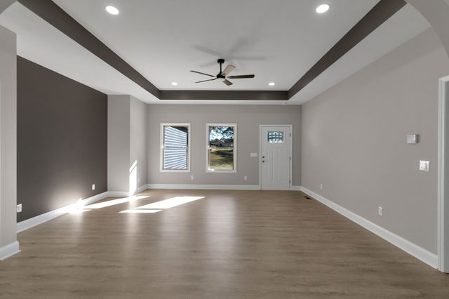 74 Mockingbird Ln, Paris, TN 38242