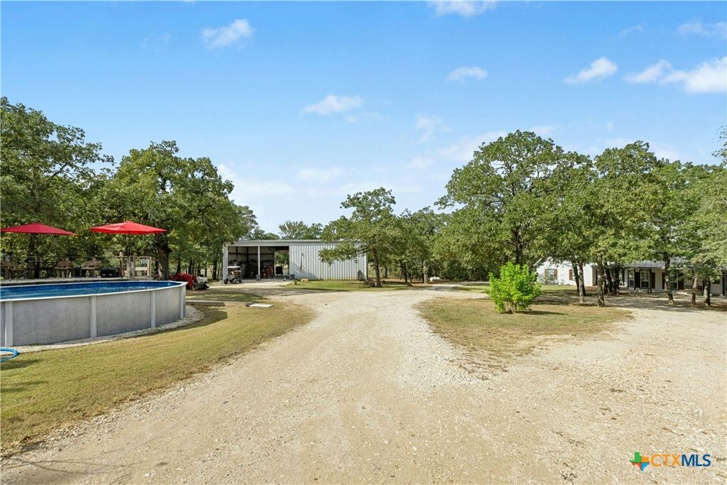 Image 25 of property listing at 412 Woody Hollow Road, Luling, TX 78648