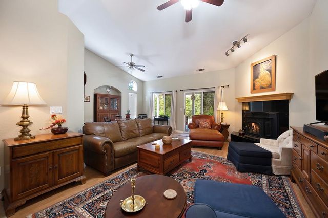 11761 Graeagle Ln, Auburn, CA 95602