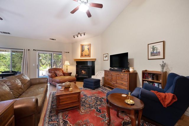 11761 Graeagle Ln, Auburn, CA 95602