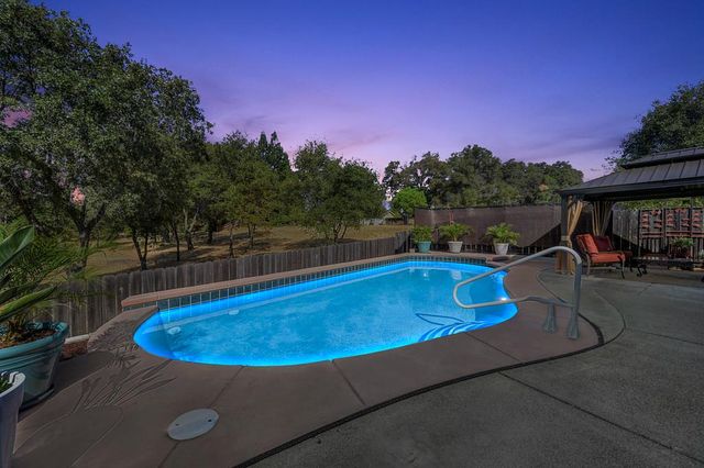 11761 Graeagle Ln, Auburn, CA 95602
