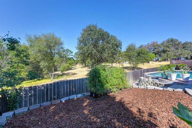 11761 Graeagle Ln, Auburn, CA 95602