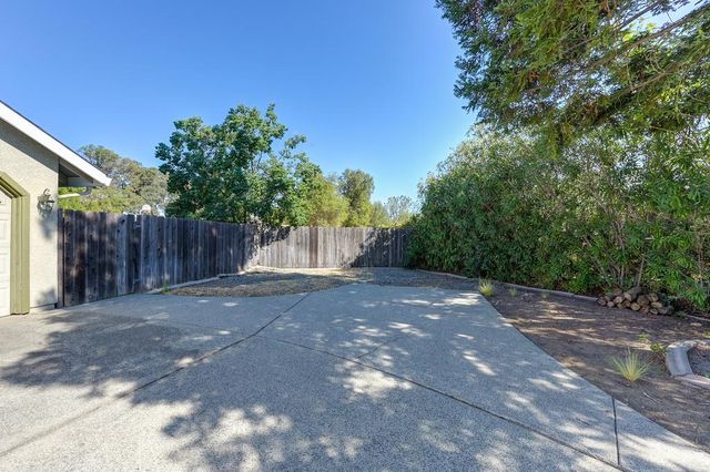 11761 Graeagle Ln, Auburn, CA 95602