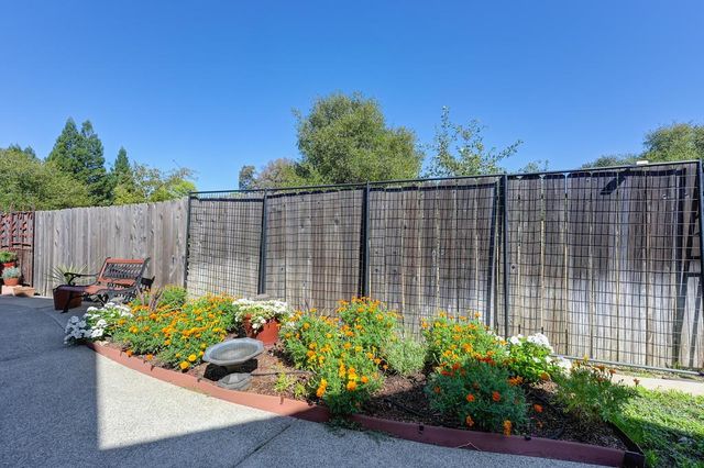 11761 Graeagle Ln, Auburn, CA 95602