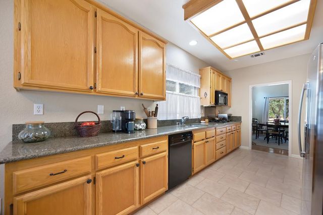 11761 Graeagle Ln, Auburn, CA 95602