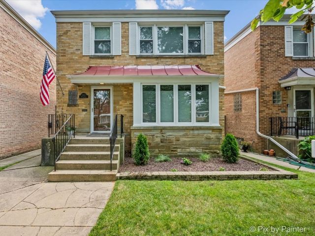 2921 W Birchwood Avenue, Chicago, IL 60645