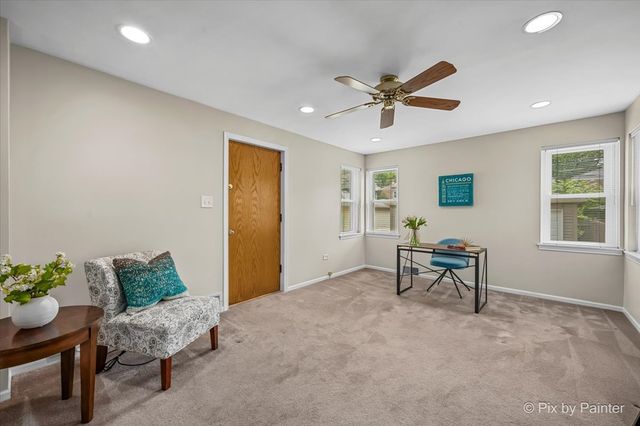 2921 W Birchwood Avenue, Chicago, IL 60645
