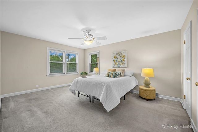 2921 W Birchwood Avenue, Chicago, IL 60645