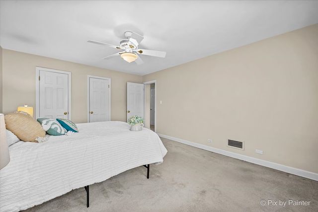 2921 W Birchwood Avenue, Chicago, IL 60645