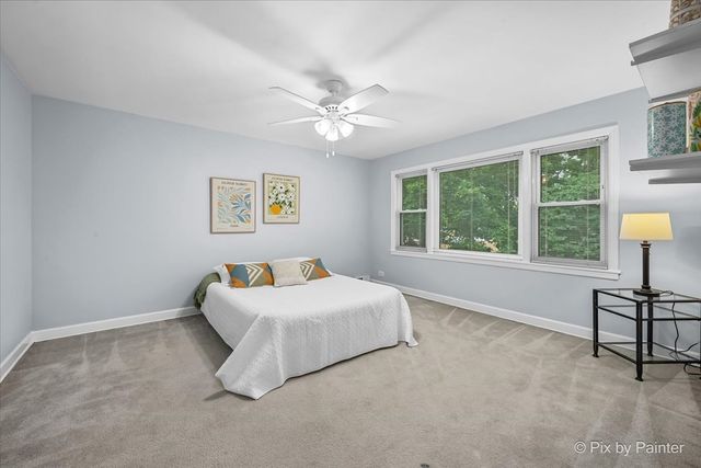 2921 W Birchwood Avenue, Chicago, IL 60645