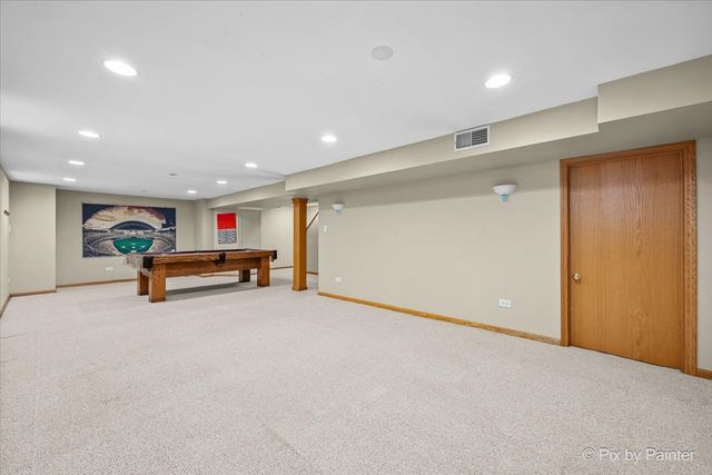 2921 W Birchwood Avenue, Chicago, IL 60645