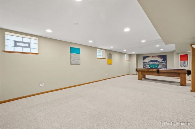 2921 W Birchwood Avenue, Chicago, IL 60645