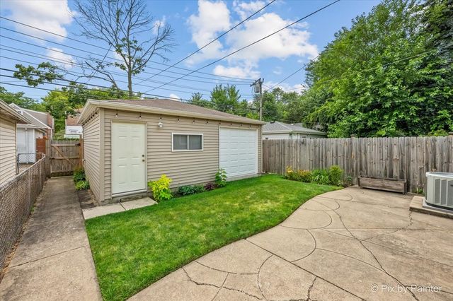 2921 W Birchwood Avenue, Chicago, IL 60645