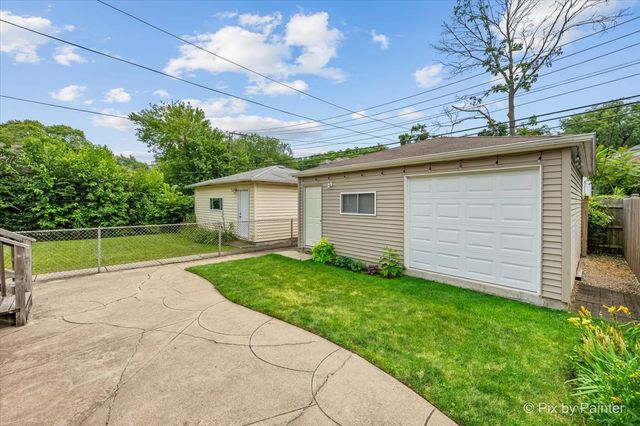 2921 W Birchwood Avenue, Chicago, IL 60645