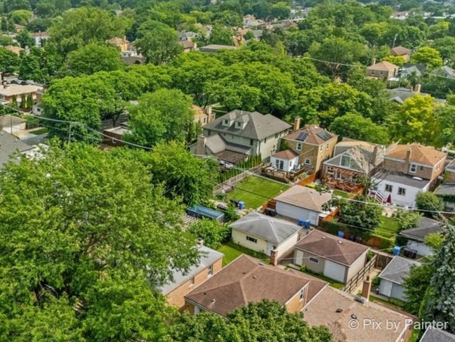 2921 W Birchwood Avenue, Chicago, IL 60645