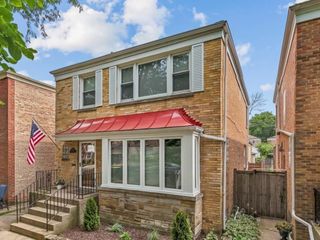 2921 W Birchwood Avenue, Chicago, IL 60645