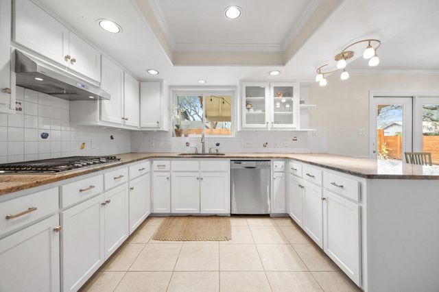 11204 Deadoak LN, Austin, TX 78759