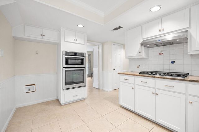 11204 Deadoak LN, Austin, TX 78759