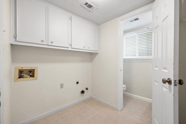 11204 Deadoak LN, Austin, TX 78759