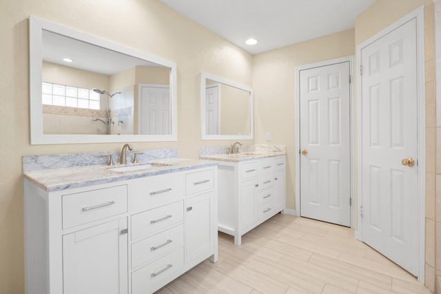 11204 Deadoak LN, Austin, TX 78759