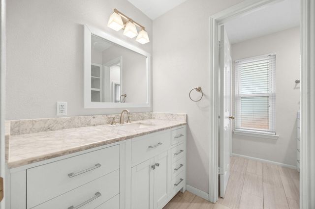 11204 Deadoak LN, Austin, TX 78759