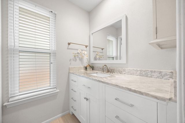 11204 Deadoak LN, Austin, TX 78759