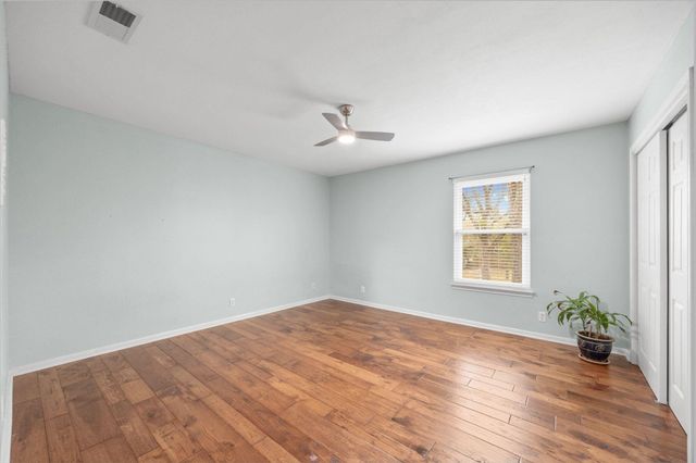 11204 Deadoak LN, Austin, TX 78759