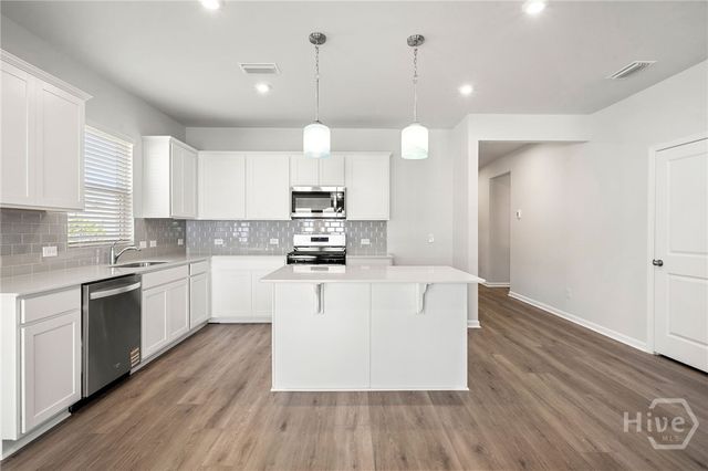 415 Crosstown Avenue, Richmond Hill, GA 31324