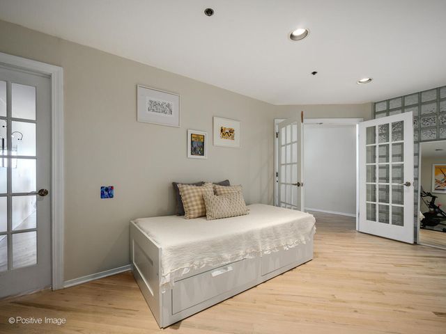 2614 N CLYBOURN Avenue 402, Chicago, IL 60614
