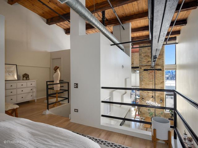 2614 N CLYBOURN Avenue 402, Chicago, IL 60614