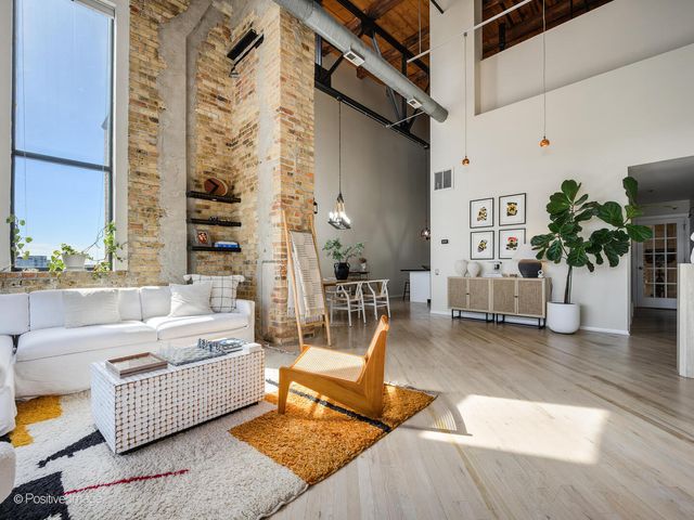 2614 N CLYBOURN Avenue 402, Chicago, IL 60614