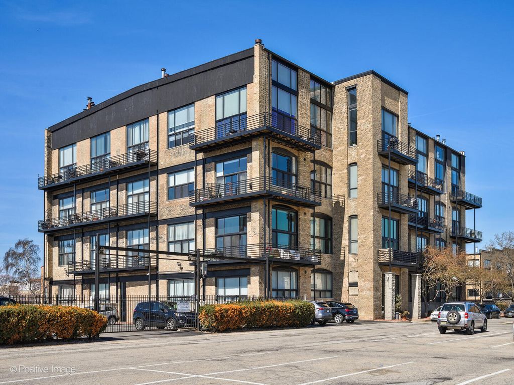 2614 N CLYBOURN Avenue 402, Chicago, IL 60614