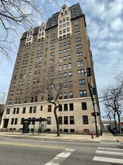 6101 N SHERIDAN Road 9H, Chicago, IL 60660