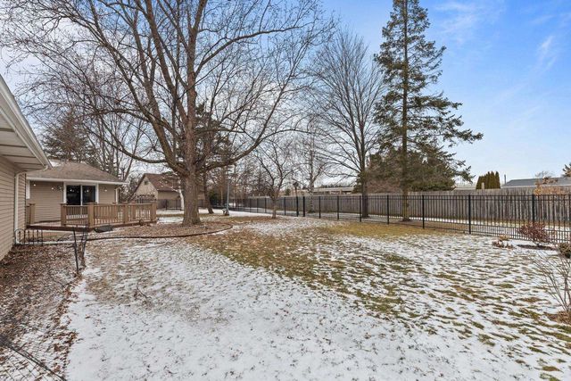 3225 N ABENDROTH STREET, Appleton, WI 54914