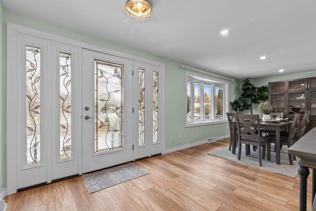 3225 N ABENDROTH STREET, Appleton, WI 54914