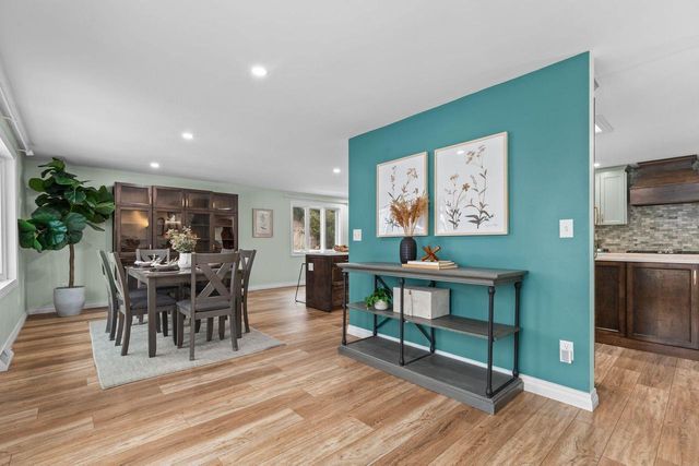 3225 N ABENDROTH STREET, Appleton, WI 54914