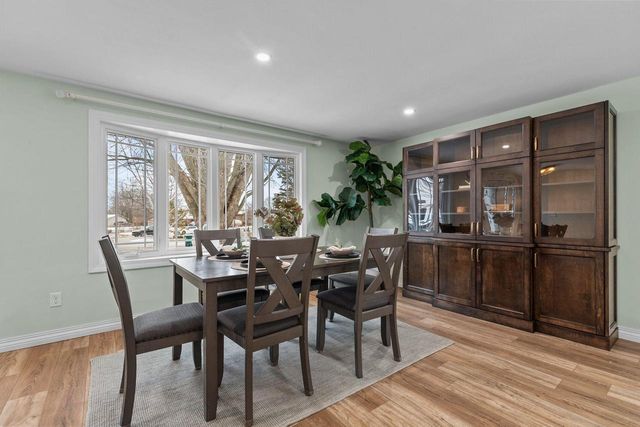 3225 N ABENDROTH STREET, Appleton, WI 54914