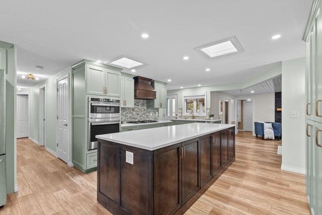 3225 N ABENDROTH STREET, Appleton, WI 54914