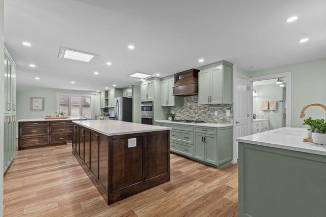 3225 N ABENDROTH STREET, Appleton, WI 54914