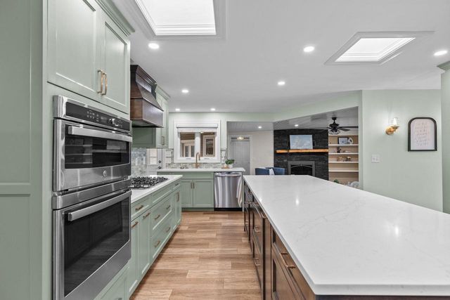 3225 N ABENDROTH STREET, Appleton, WI 54914