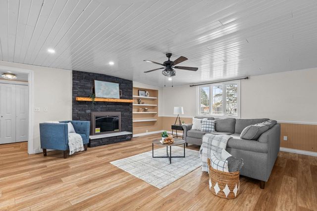 3225 N ABENDROTH STREET, Appleton, WI 54914