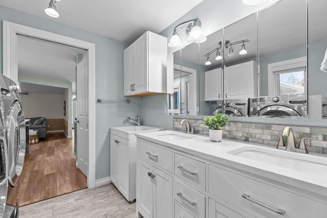 3225 N ABENDROTH STREET, Appleton, WI 54914