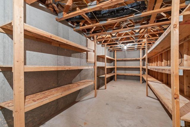 3225 N ABENDROTH STREET, Appleton, WI 54914