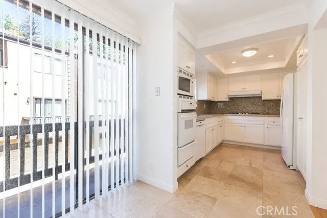 21900 Marylee Street 277, Woodland Hills, CA 91367