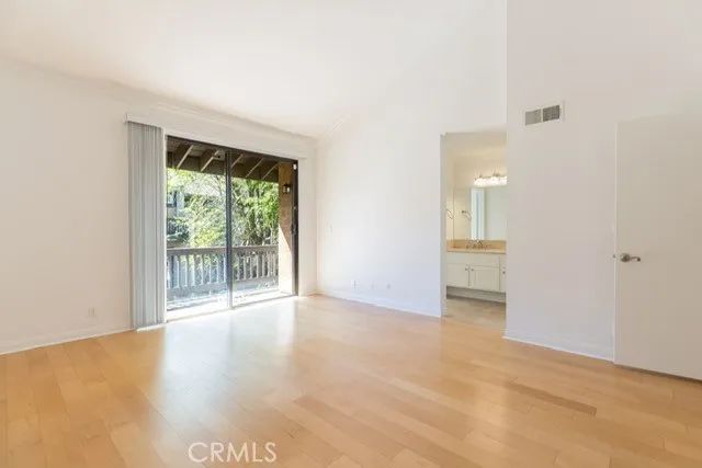 21900 Marylee Street 277, Woodland Hills, CA 91367