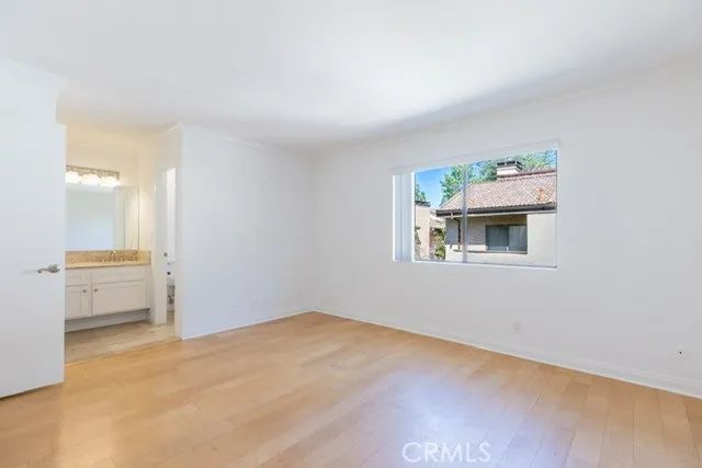 21900 Marylee Street 277, Woodland Hills, CA 91367