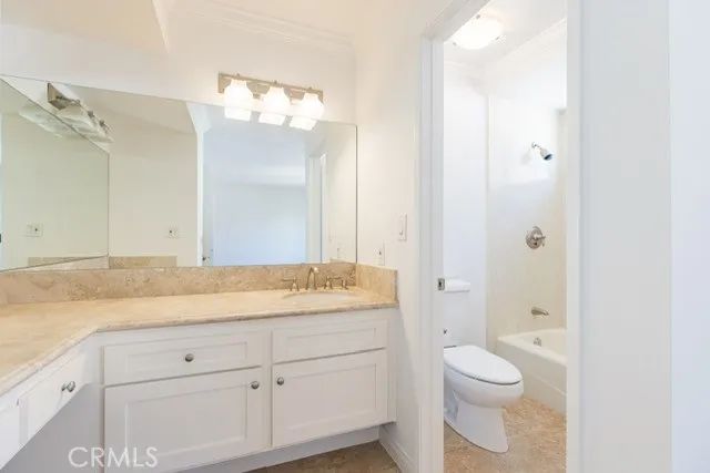 21900 Marylee Street 277, Woodland Hills, CA 91367