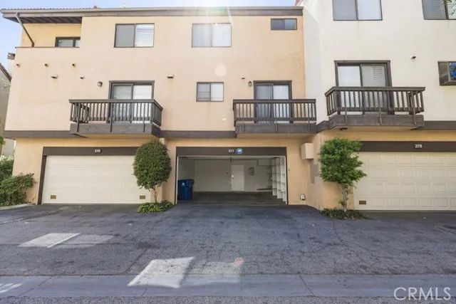 21900 Marylee Street 277, Woodland Hills, CA 91367
