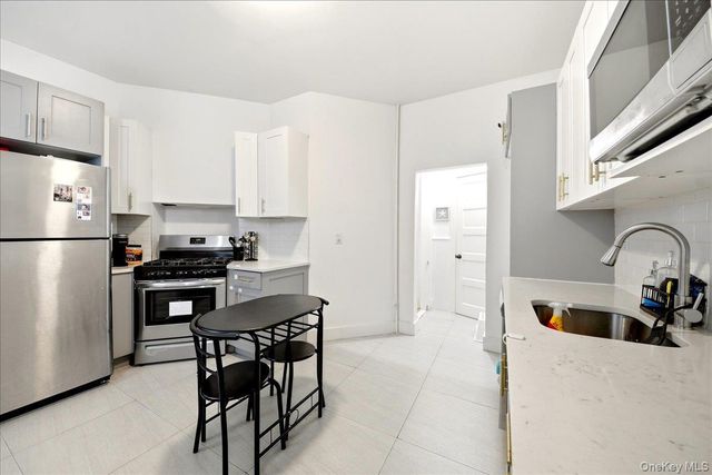 50 S 7th Avenue, Mount Vernon, NY 10550