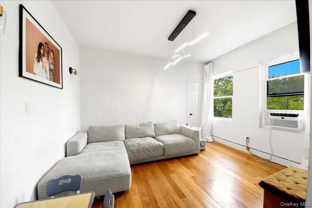 50 S 7th Avenue, Mount Vernon, NY 10550